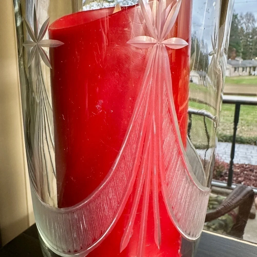 VINTAGE, CLEAR GLASS HURRICANE VASE WITH 4 1/2” BASE. SWAG & STARS ETCHING.